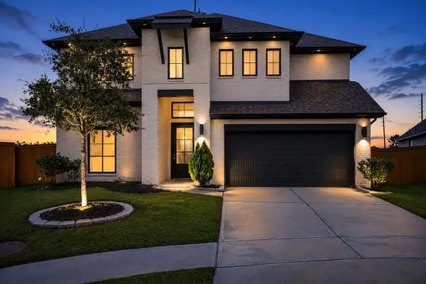 8702 Harbor Pines Drive, Cypress, TX 77433