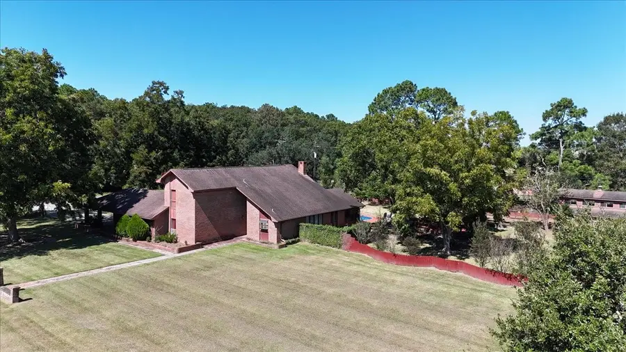 642 Meadow Lane, Winnie, TX 77665 - Image #2