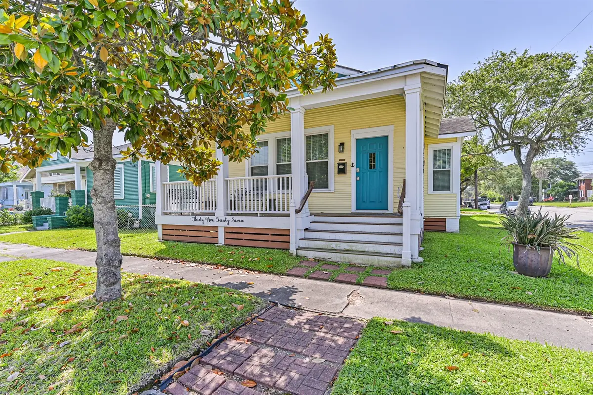 3927 Bernardo De Galvez Avenue, Galveston, TX 77550 - Image #1