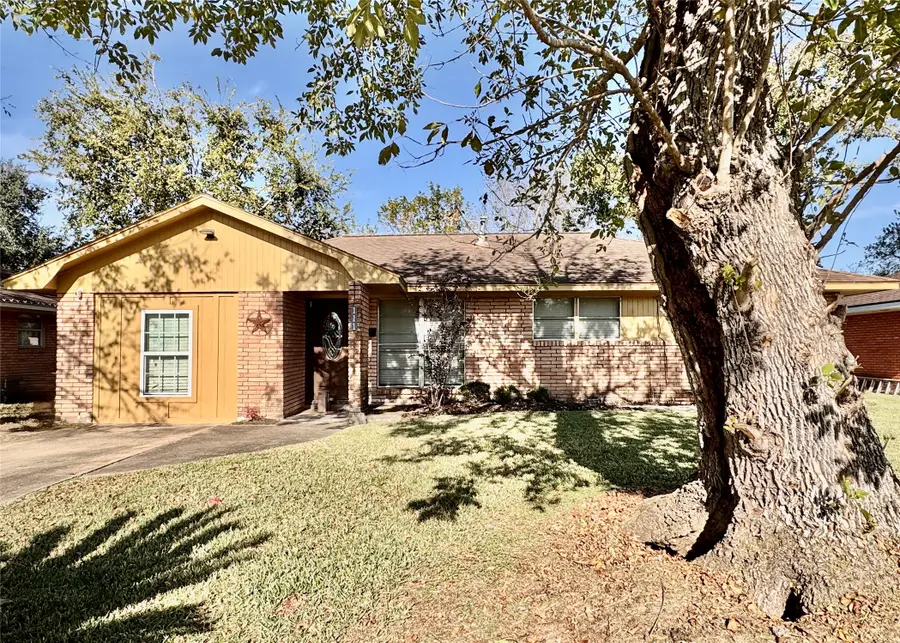 111 Mimosa, Lake Jackson, TX 77566 - #2
