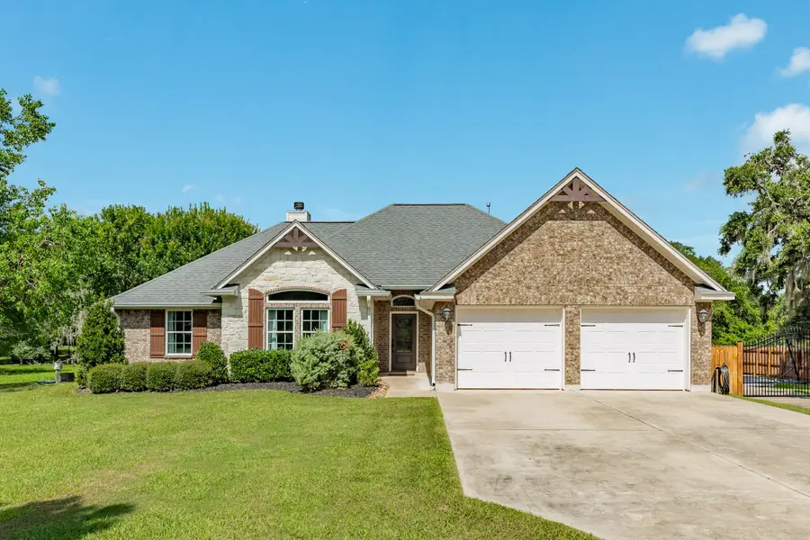 1208 Bronco Trail, Angleton, TX 77515 - #2