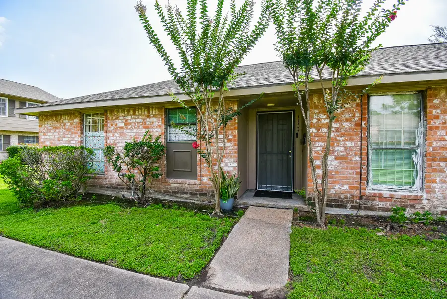 12469 Sharpview Drive #2469, Houston, TX 77072 - Image #3