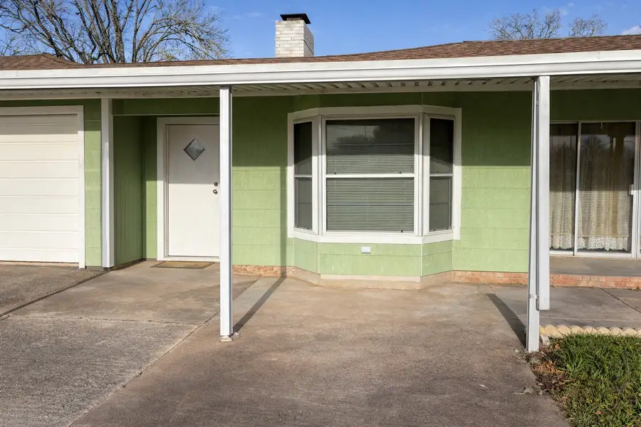 984 N Monroe Street, La Grange, TX 78945 - Image #3