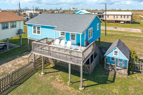 902 Treaty Drive, Surfside Beach, TX 77541