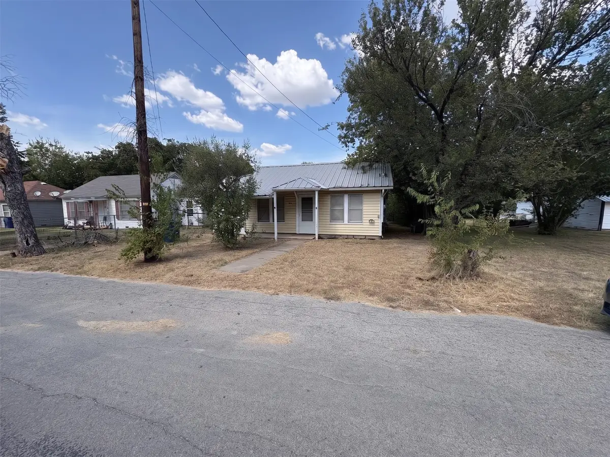 522 7th Street, Brownwood, TX 76801 - #1