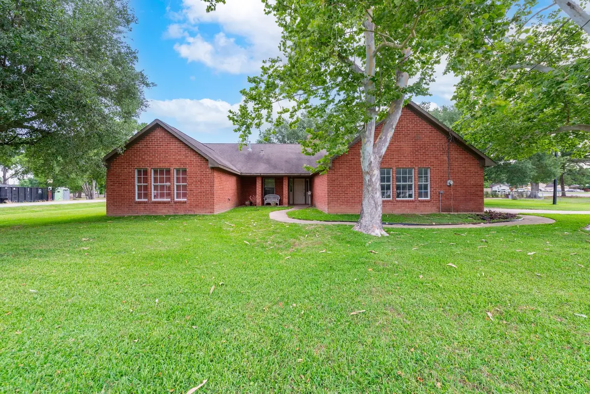 330 N 4th Street, Beasley, TX 77417 - Image #1