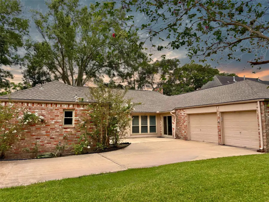 3103 Fairway Drive, Sugar Land, TX 77478 - Image #3