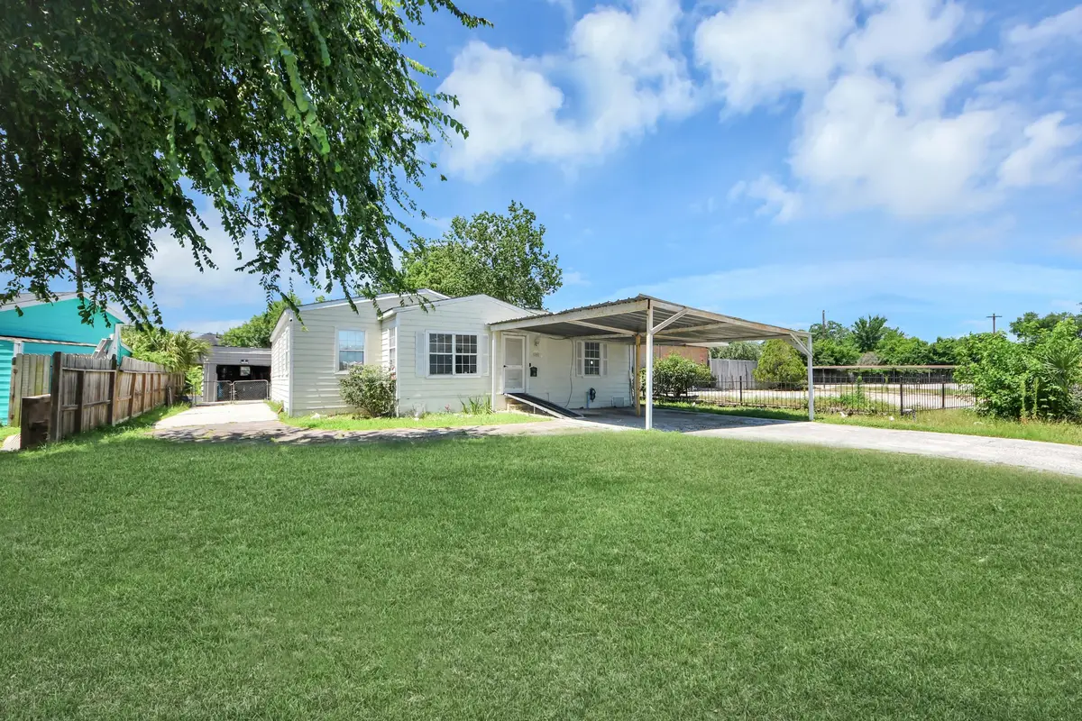 205 W Bird Road, Pasadena, TX 77502 - #1