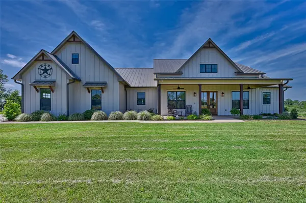 2165 County Road 250 Road, Weimar, TX 78962
