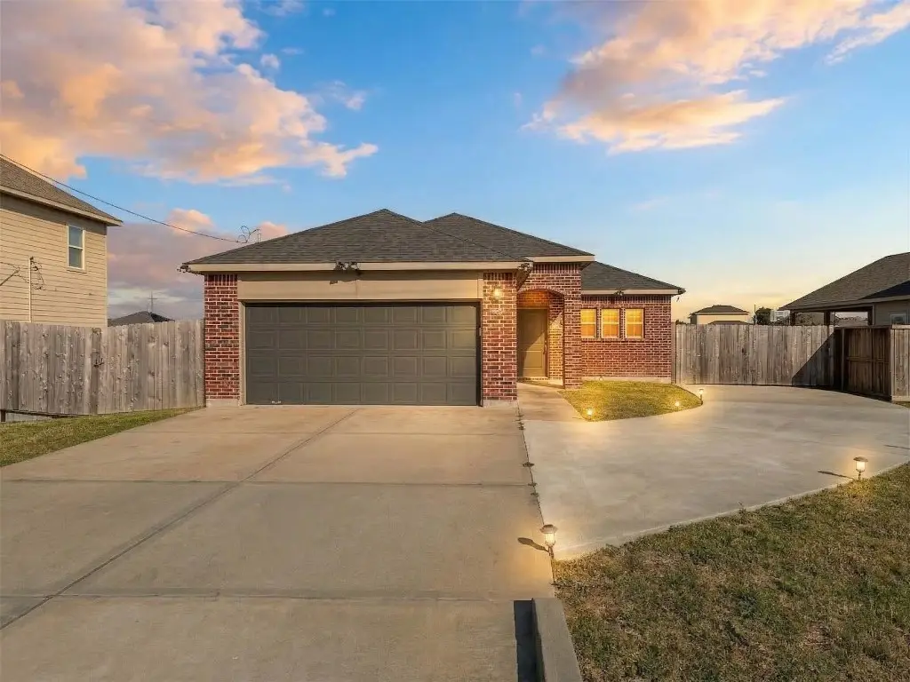 698 Road 5107, Cleveland, TX 77327 - #1