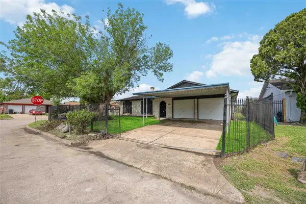 12703 Redfern Drive, Houston, TX 77048