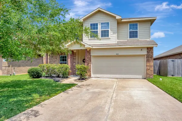 3012 Cambridge Meadows Lane, Dickinson, TX 77539