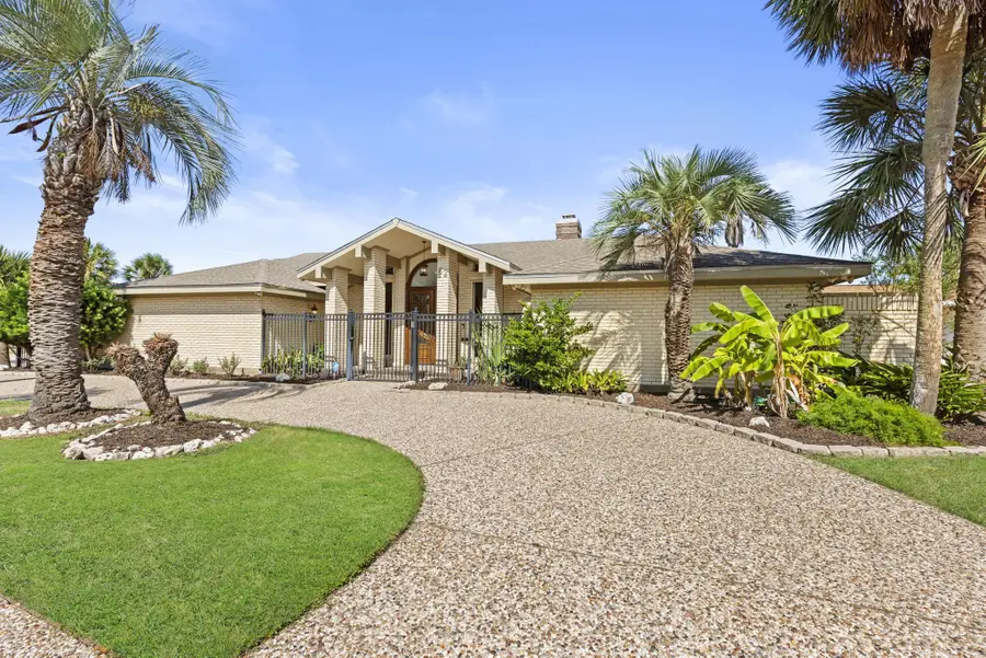 62 Colony Park Circle, Galveston, TX 77551 - Image #3