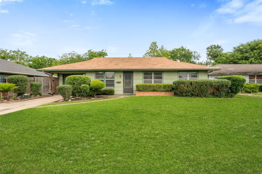 6807 Kingsway Drive, Houston, TX 77087 - #2