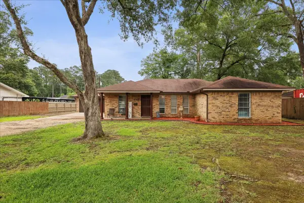 134 Rolling Hills Drive, Lumberton, TX 77657