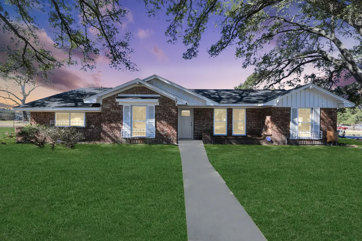 1805 9th Street, Hempstead, TX 77445 - #1