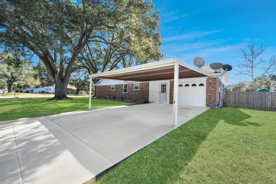 1805 9th Street, Hempstead, TX 77445 - #2