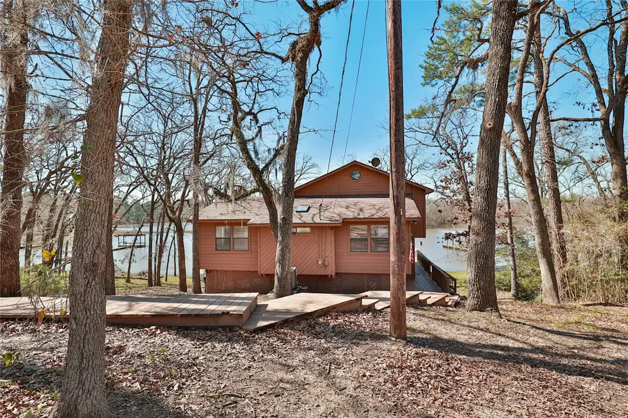 431 Shoreline Drive, Huntsville, TX 77320 - Image #3