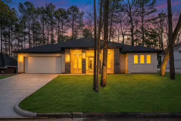 2405 W Green Briar Drive, Huntsville, TX 77340