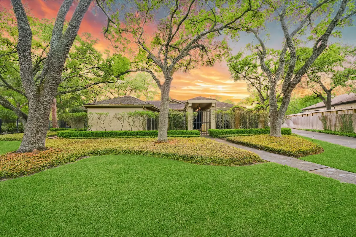 435 Flint Point Drive, Piney Point Village, TX 77024 - Image #1