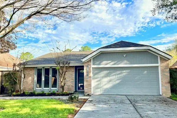 11954 Brook Meadows Lane, Meadows Place, TX 77477