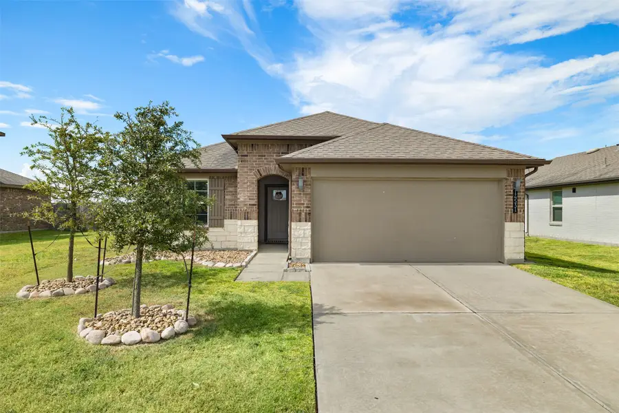 14531 Sweetwater Drive, Baytown, TX 77523 - Image #2