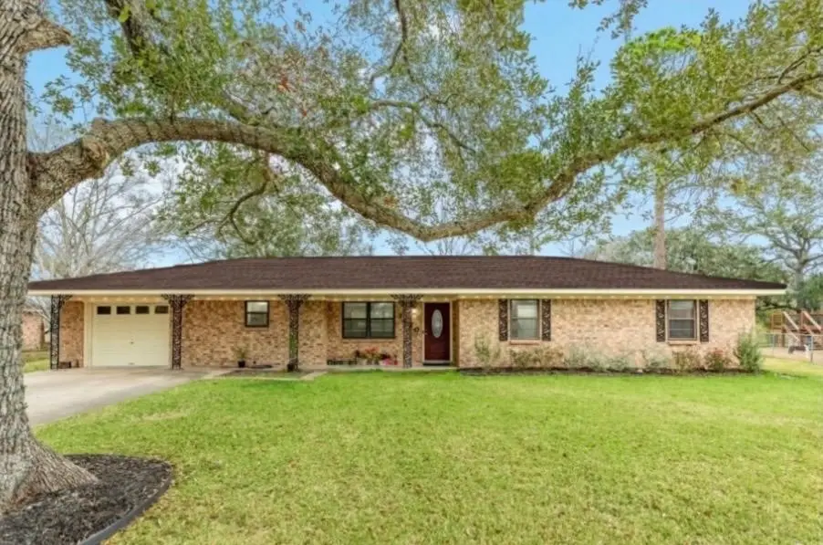 1420 Camellia Drive, Sweeny, TX 77480 - Image #1
