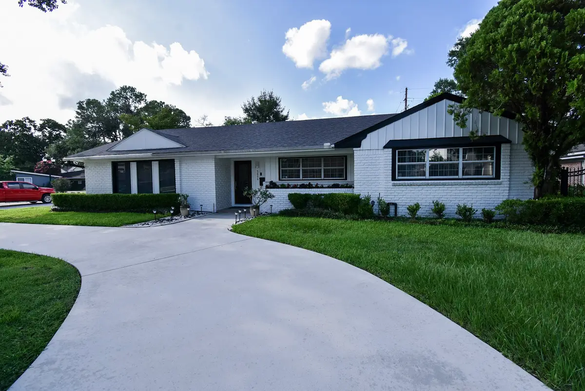 5666 Overbrook Lane, Houston, TX 77056 - Image #1
