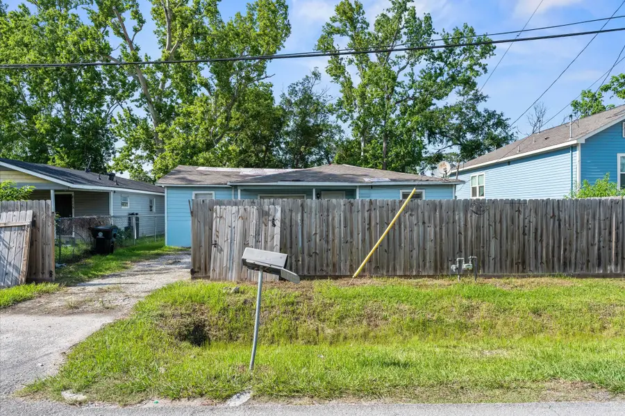 8121 Woodlyn Road, Houston, TX 77028 - Image #3