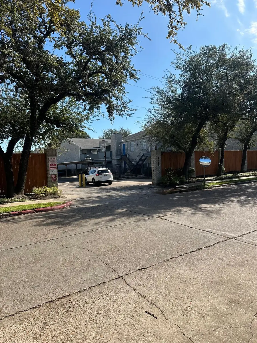 9797 Leawood Boulevard #601, Houston, TX 77099 - #3