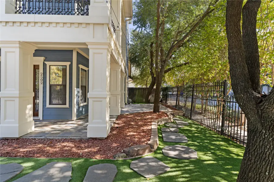 2502 Lawrence Street, Houston, TX 77008 - Image #3