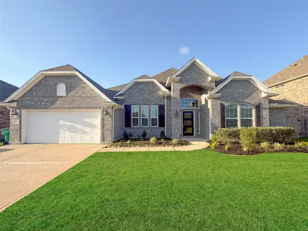 1524 N Bluebonnet Lane, Angleton, TX 77515