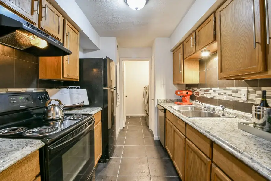 9700 Leawood Boulevard #311, Houston, TX 77099 - Image #3