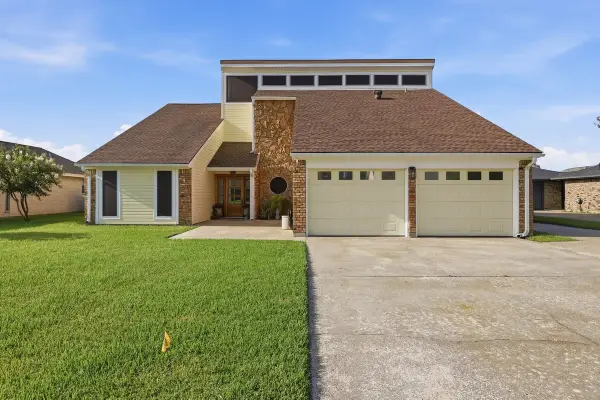 309 Nugent Drive, Port Neches, TX 77651