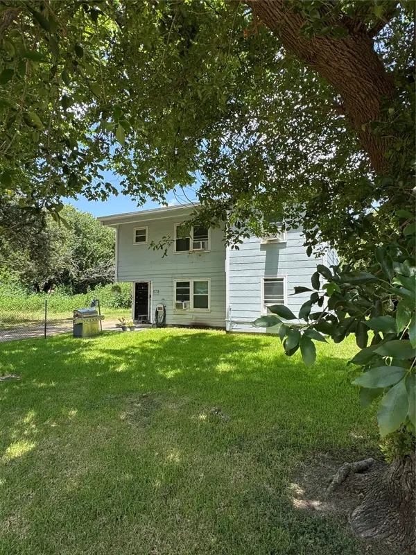 1222 4th Ave N, Texas City, TX 77590