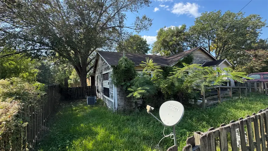150 S Dewitt Road, Vidor, TX 77662 - #2