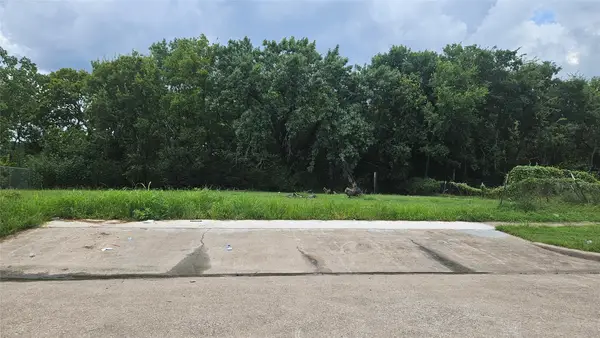 200 Avenue L, Baytown, TX 77520