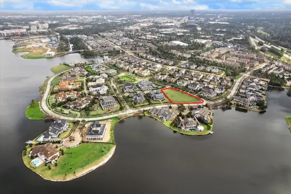 26 East Shore Drive, The Woodlands, TX 77380