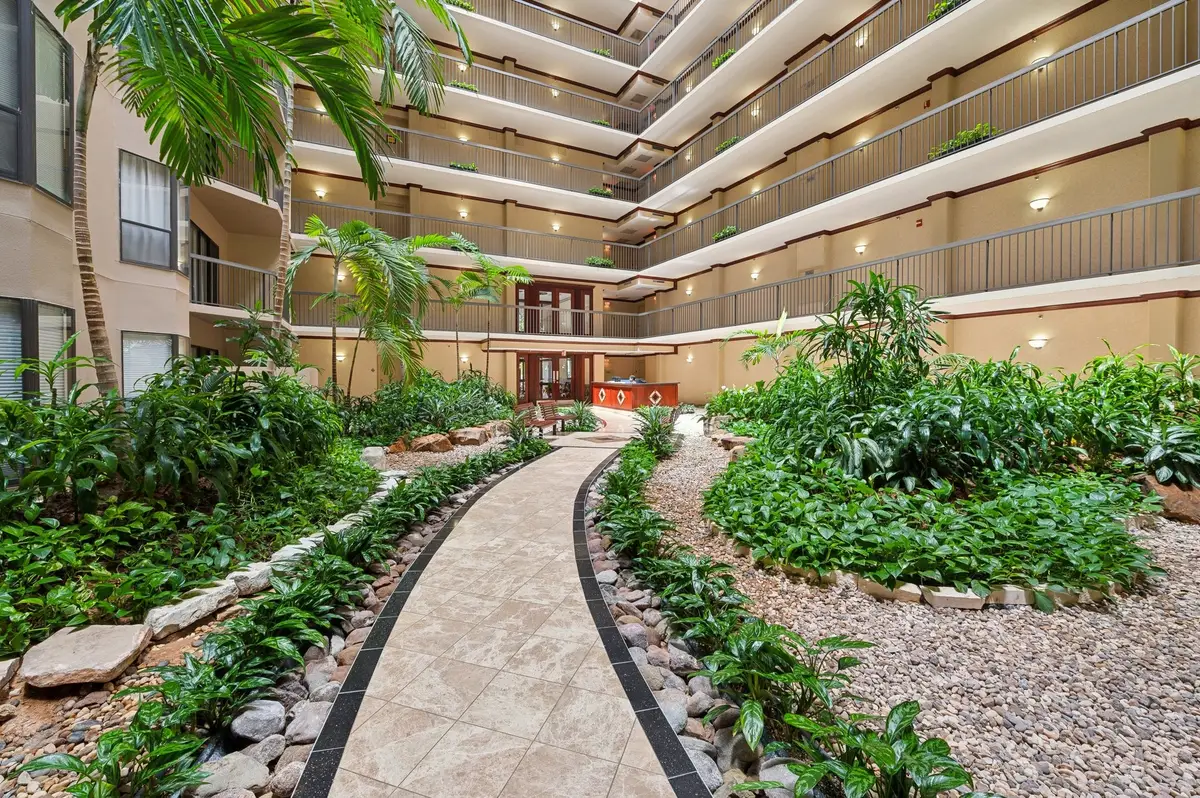 661 Bering Drive #703, Houston, TX 77057 - Image #1