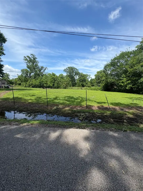 1909 Bell Street, Dayton, TX 77535