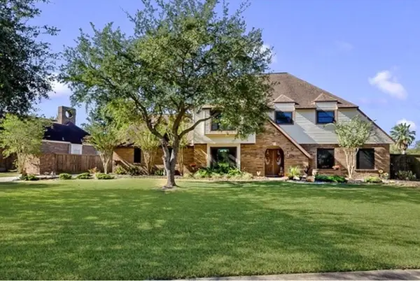 928 Oleander Street, Lake Jackson, TX 77566