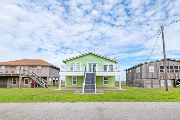 453 Beachfront Drive, Matagorda, TX 77457