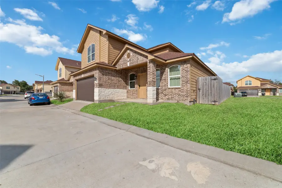 12712 Plummersville Street, Houston, TX 77072 - Image #2