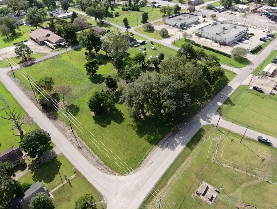 00 16th Street, West Columbia, TX 77486 - #3