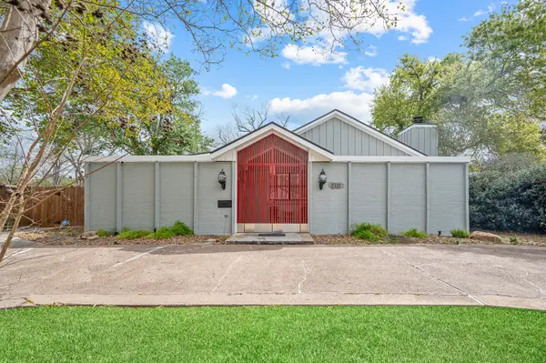 2111 N Galveston Avenue, Pearland, TX 77581