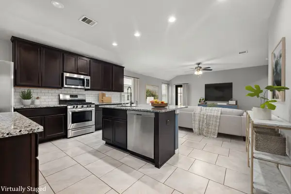614 Harvest Bluff Drive, Rosharon, TX 77583