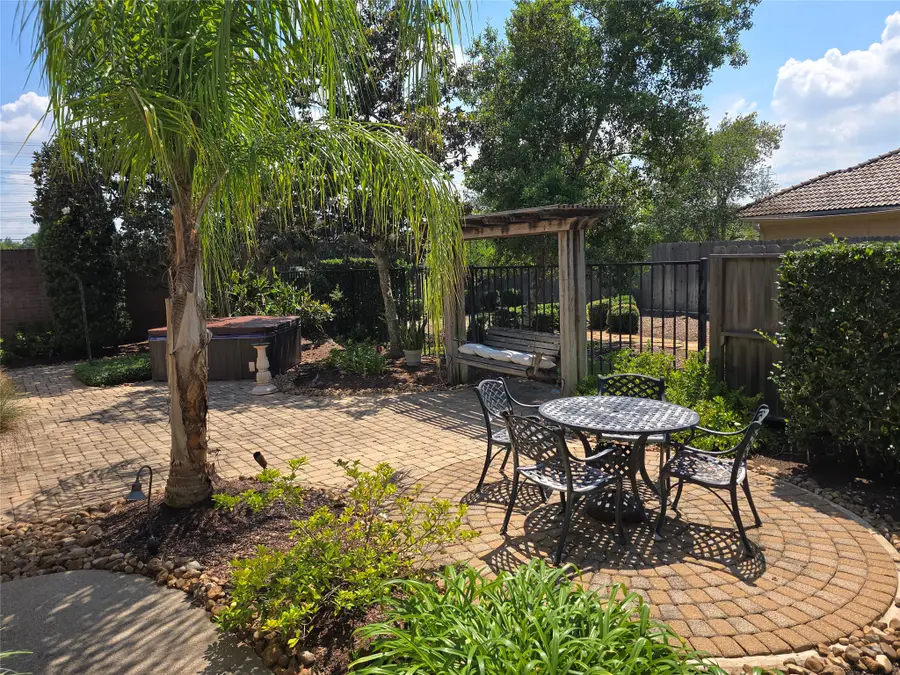 310 Waterford Way, Kemah, TX 77565 - #2