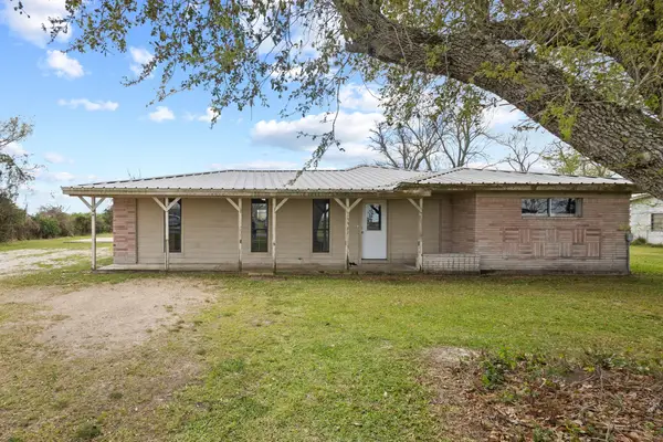 19961 Englin Road, Winnie, TX 77665