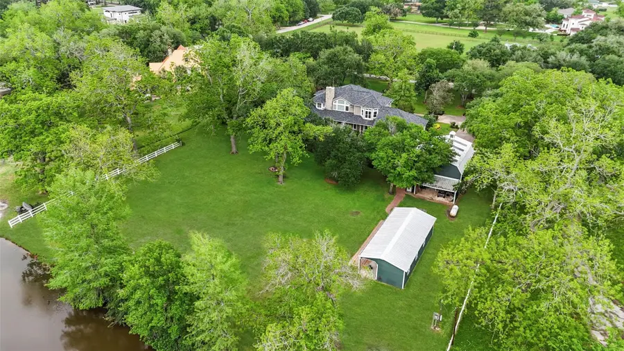 6111 Creekview Drive, Sugar Land, TX 77479 - Image #3