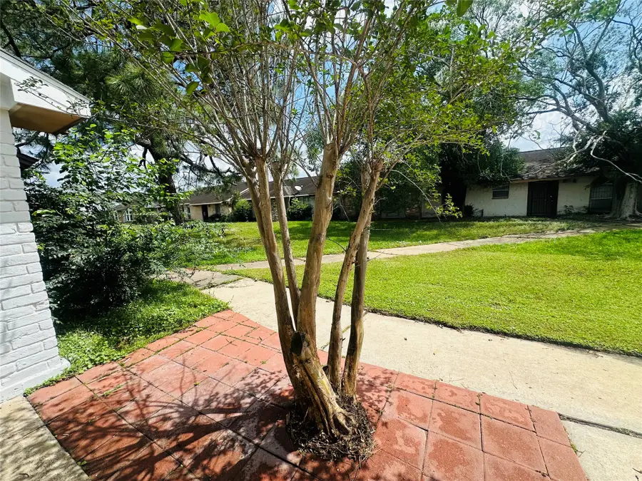 6869 Chasewood Drive, Stafford Missouri City, TX 77489 - #3